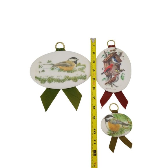 Vintage Ceramic Decoupage of Birds Wall Hangings with Velvet Ribbon Lot of 3 - Picture 7 of 8